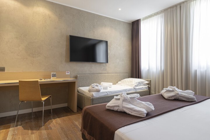 Room 16 of 47
