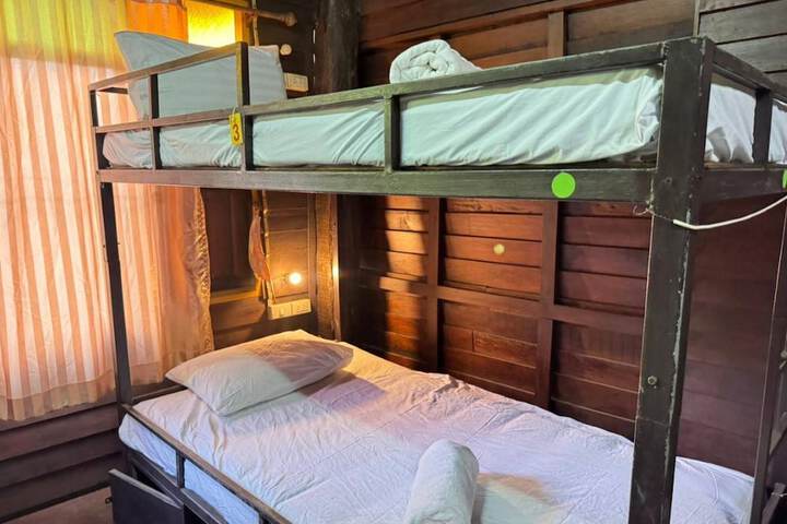 Room 21 of 33