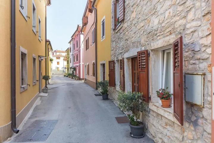Nice Home in Novigrad With Wifi and 1 Bedrooms