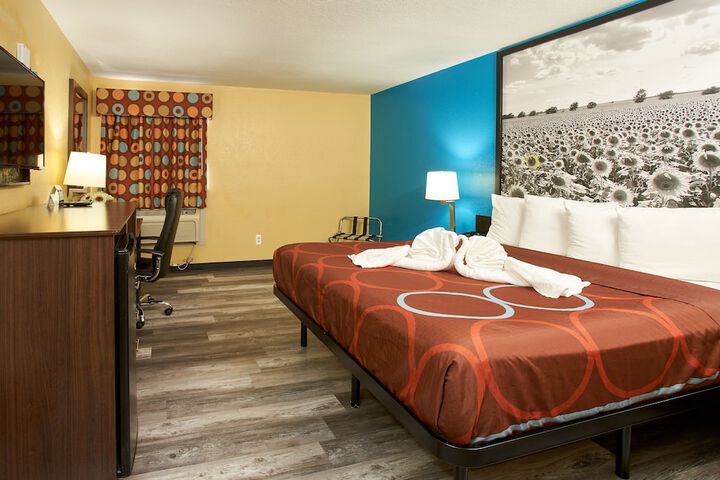 1 King Bed (33 of 45)