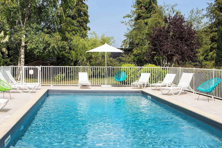 Pool 50 of 79