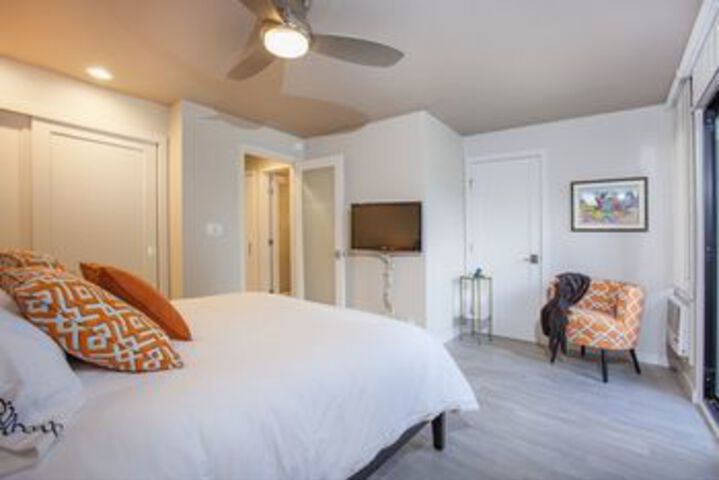 Room 53 of 111