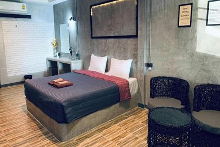 Room 42 of 95