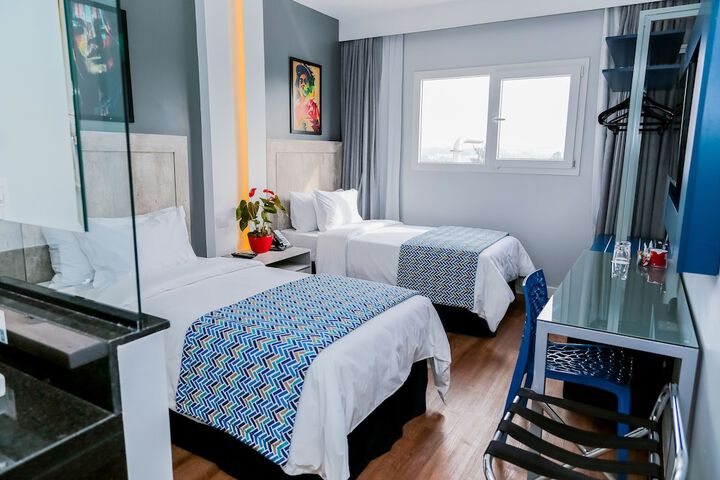 Room 8 of 48