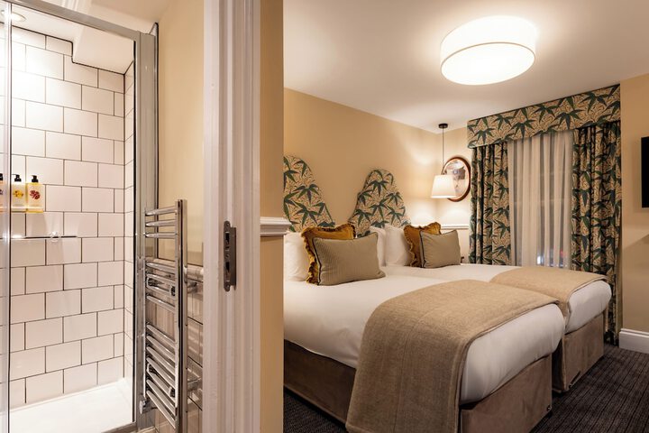 Room 26 of 190