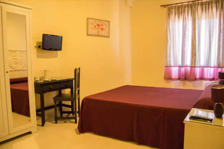 Room 9 of 29