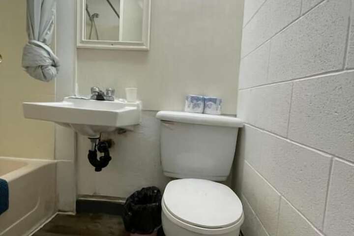 Room 10 of 20