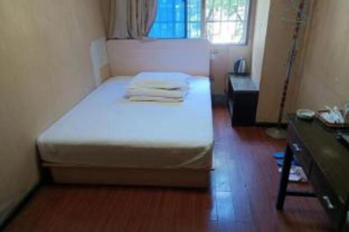 Room 6 of 6