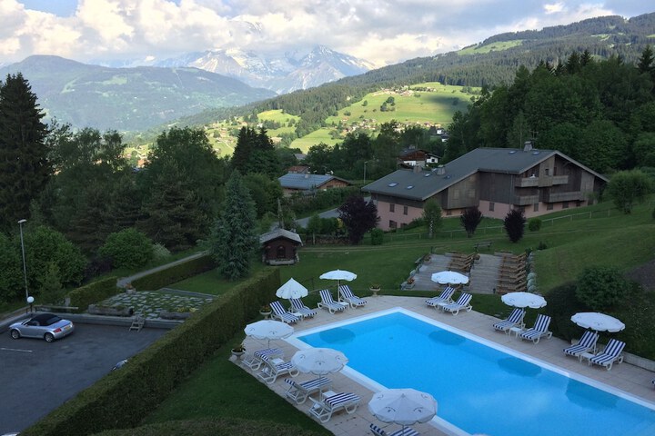 Pools & Facilities