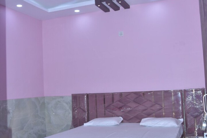 Room 19 of 38