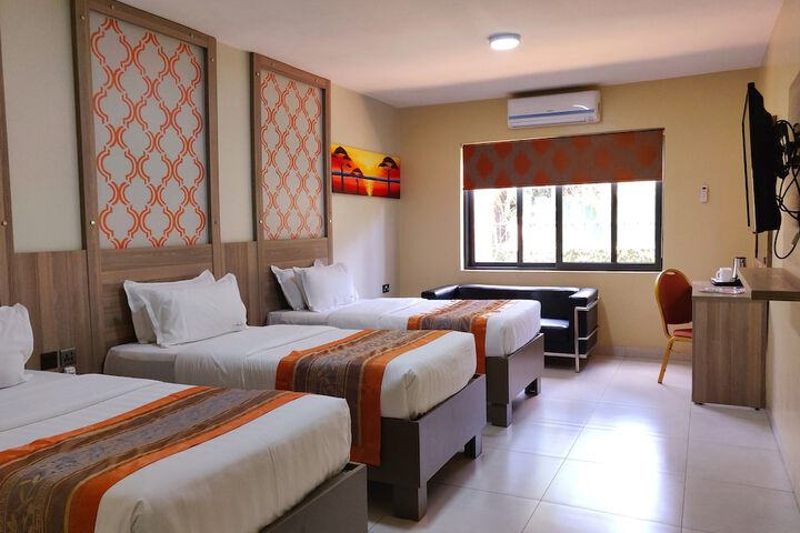 Room 28 of 117
