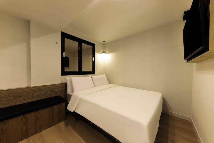 Room 32 of 56