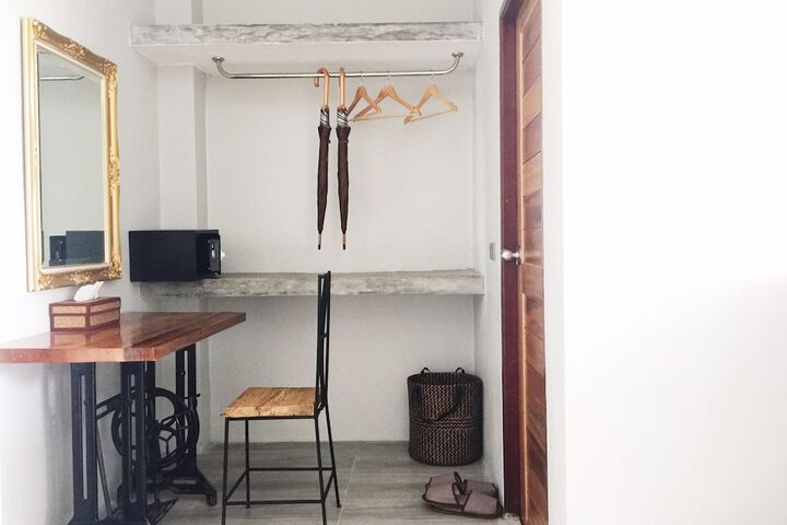 Room 7 of 48