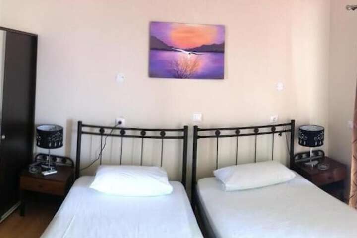 Room 9 of 43