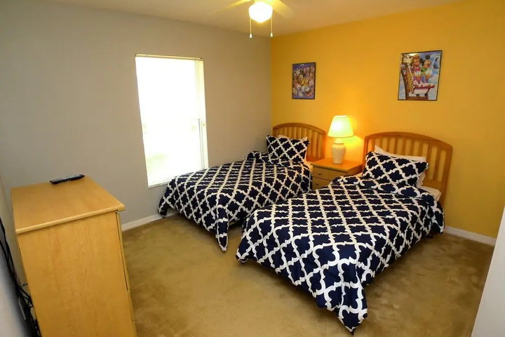 Room 4 of 15