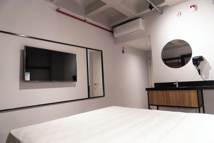 Room 20 of 122