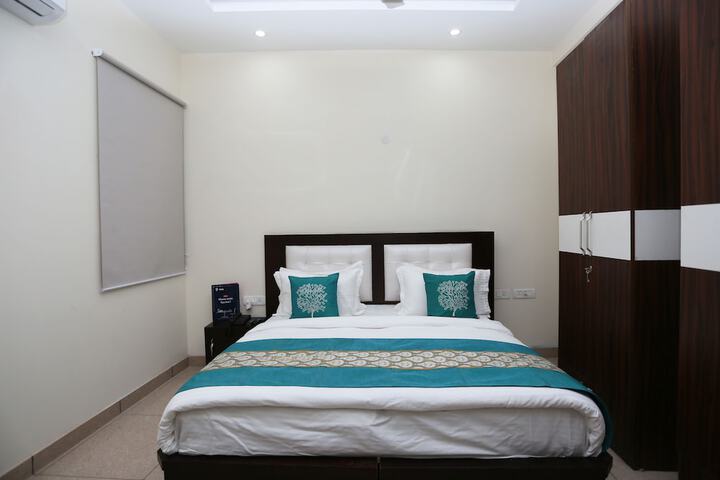Room 9 of 17