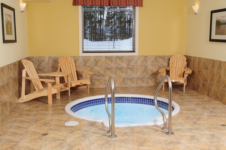 Hotel Pool