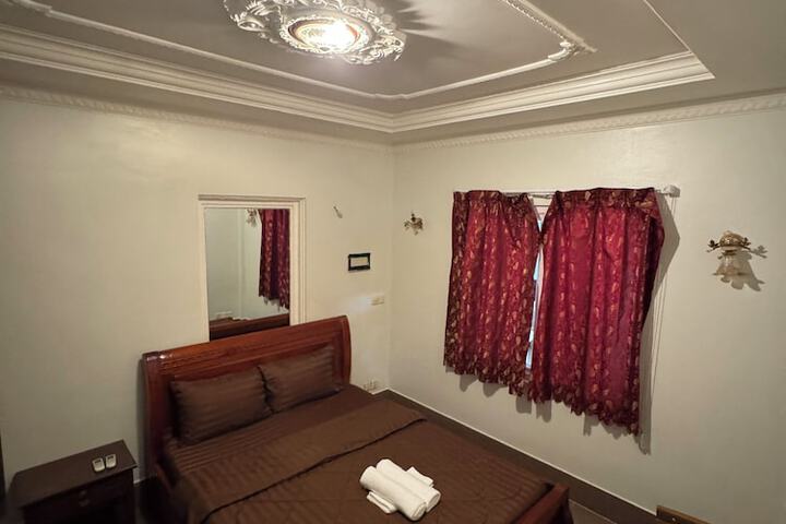 Room 2 of 36