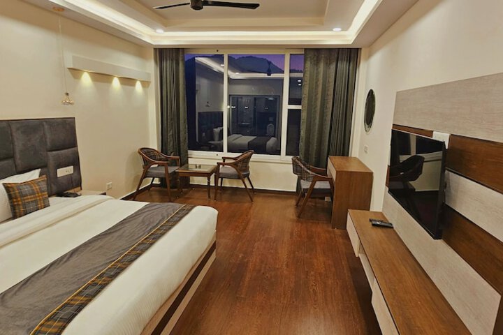 Room 14 of 24