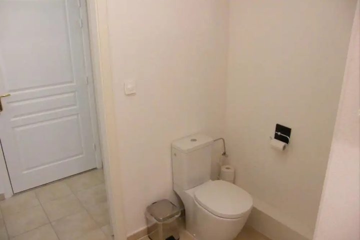 Room 7 of 15