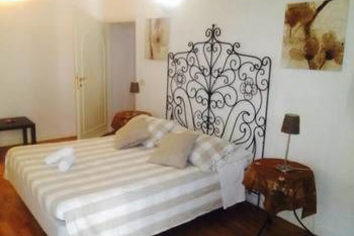 Room 8 of 24