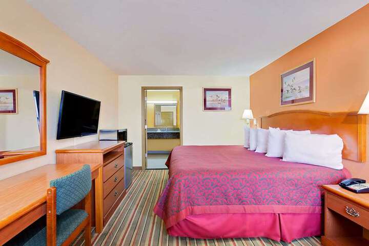 Guest room
