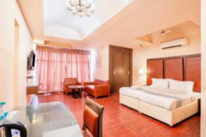 Suite 5 of 7