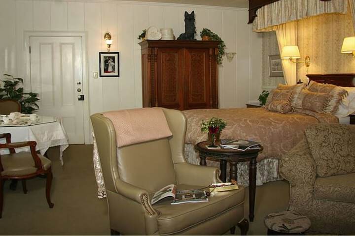 Room 9 of 38