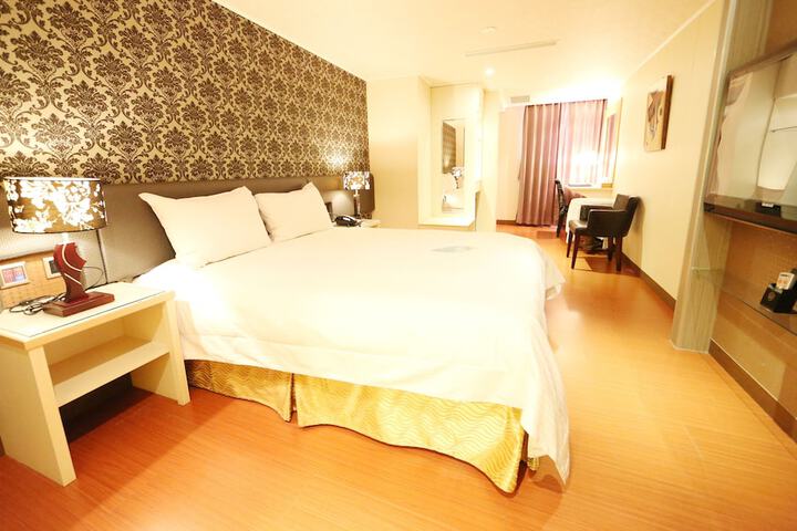 Room 5 of 58
