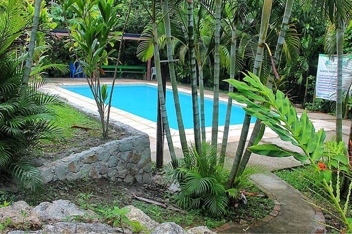 Pool 10 of 17