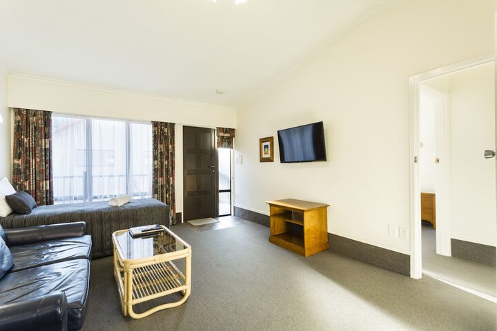 Room 27 of 53