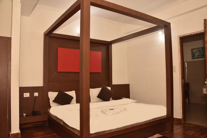 Room 11 of 22