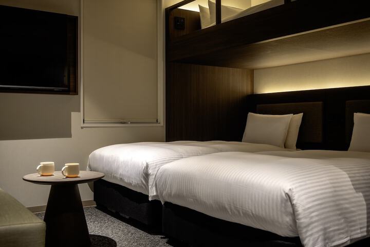 Room 12 of 35