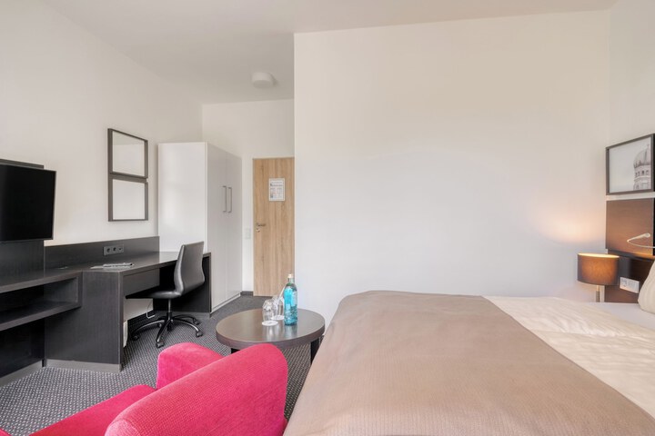 Room 7 of 38