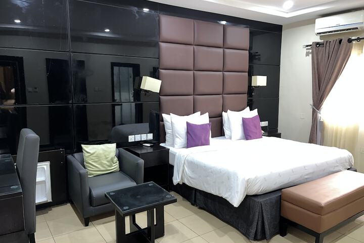 Room 19 of 38