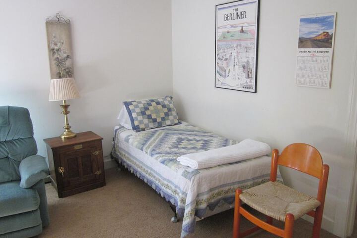 Room 9 of 42
