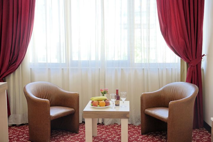 Room 8 of 42