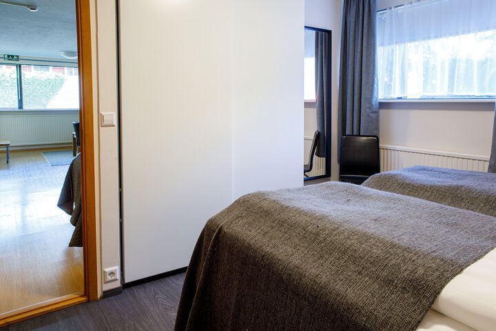 Room 26 of 90