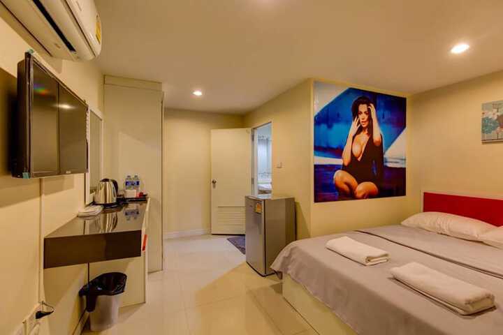 Room 16 of 30