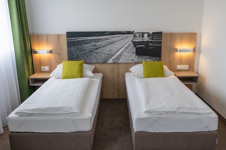 Room 9 of 47