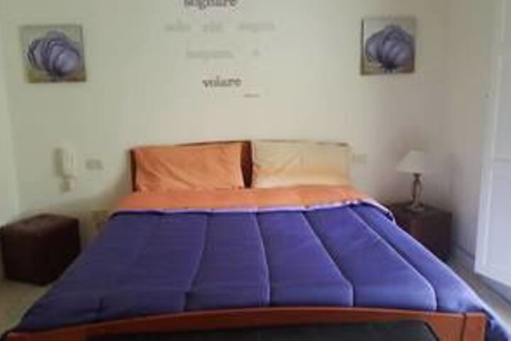 Room 15 of 33