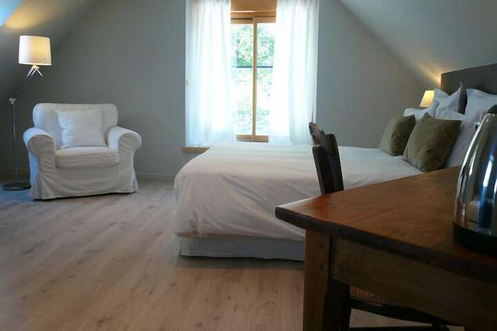 Room 4 of 65