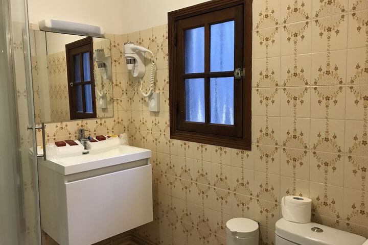 Room 26 of 37