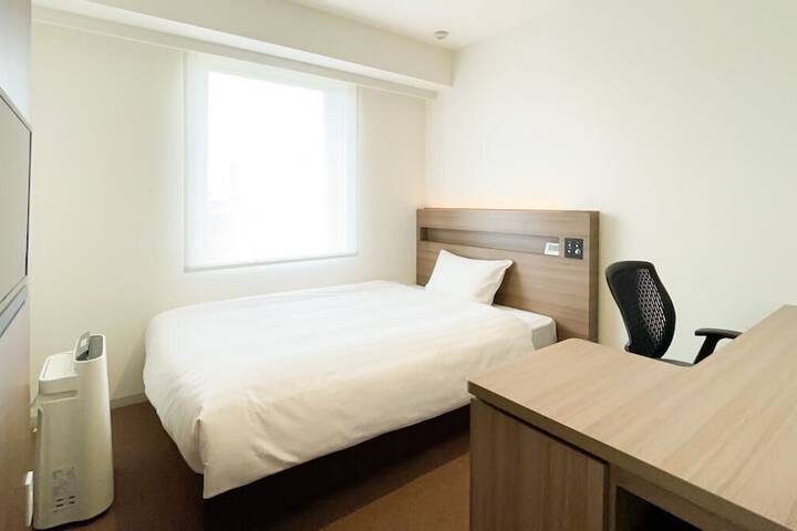 Room 13 of 46