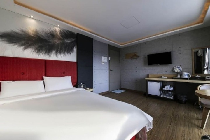 Room 42 of 88
