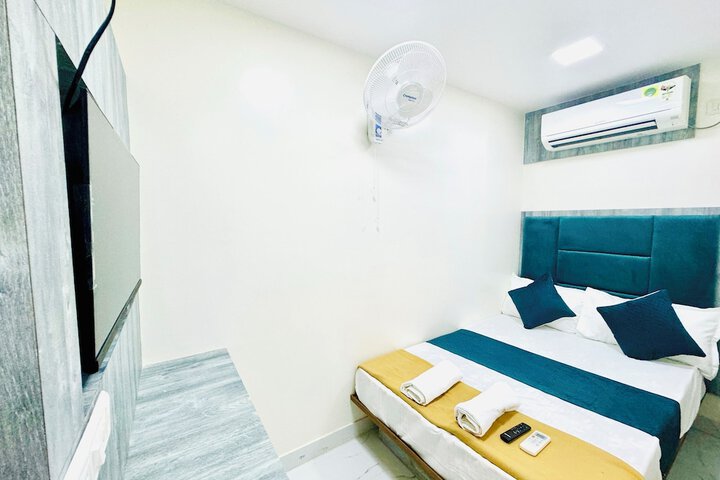 Room 10 of 17