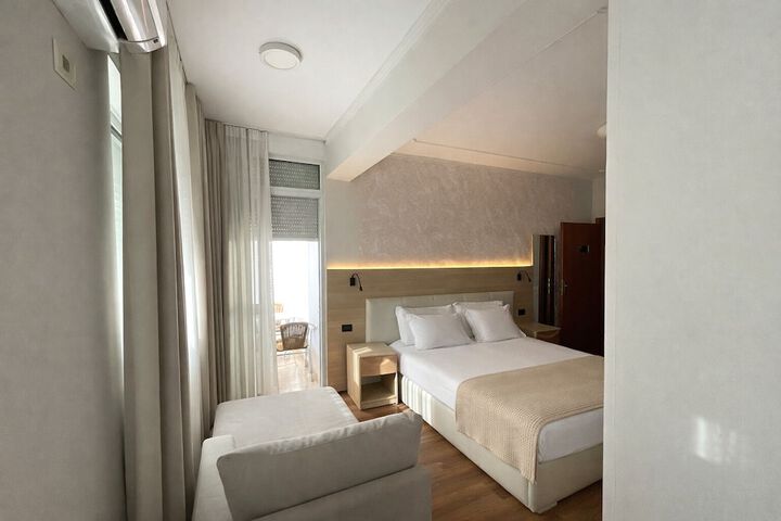 Room 21 of 85