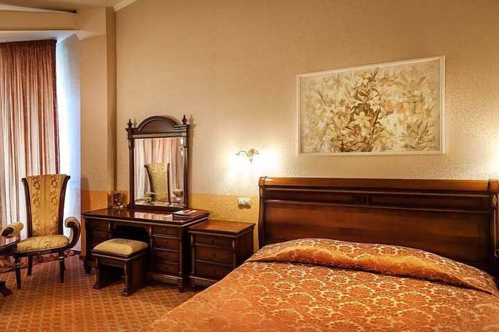 Room 27 of 92