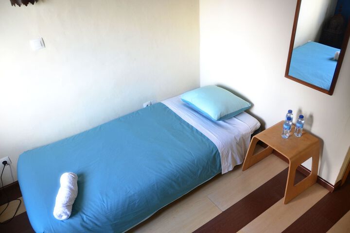 Room 6 of 65